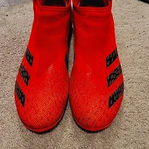 Predator freaks .3 laceless soccer cleats